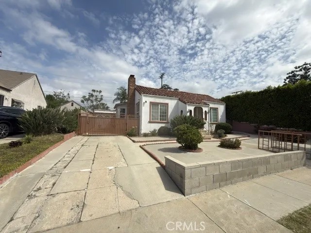 521 E Chestnut