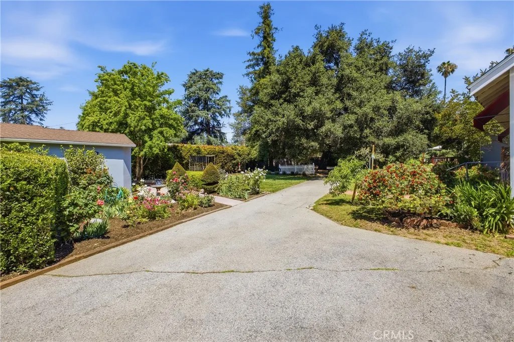 547 E Woodbury Road