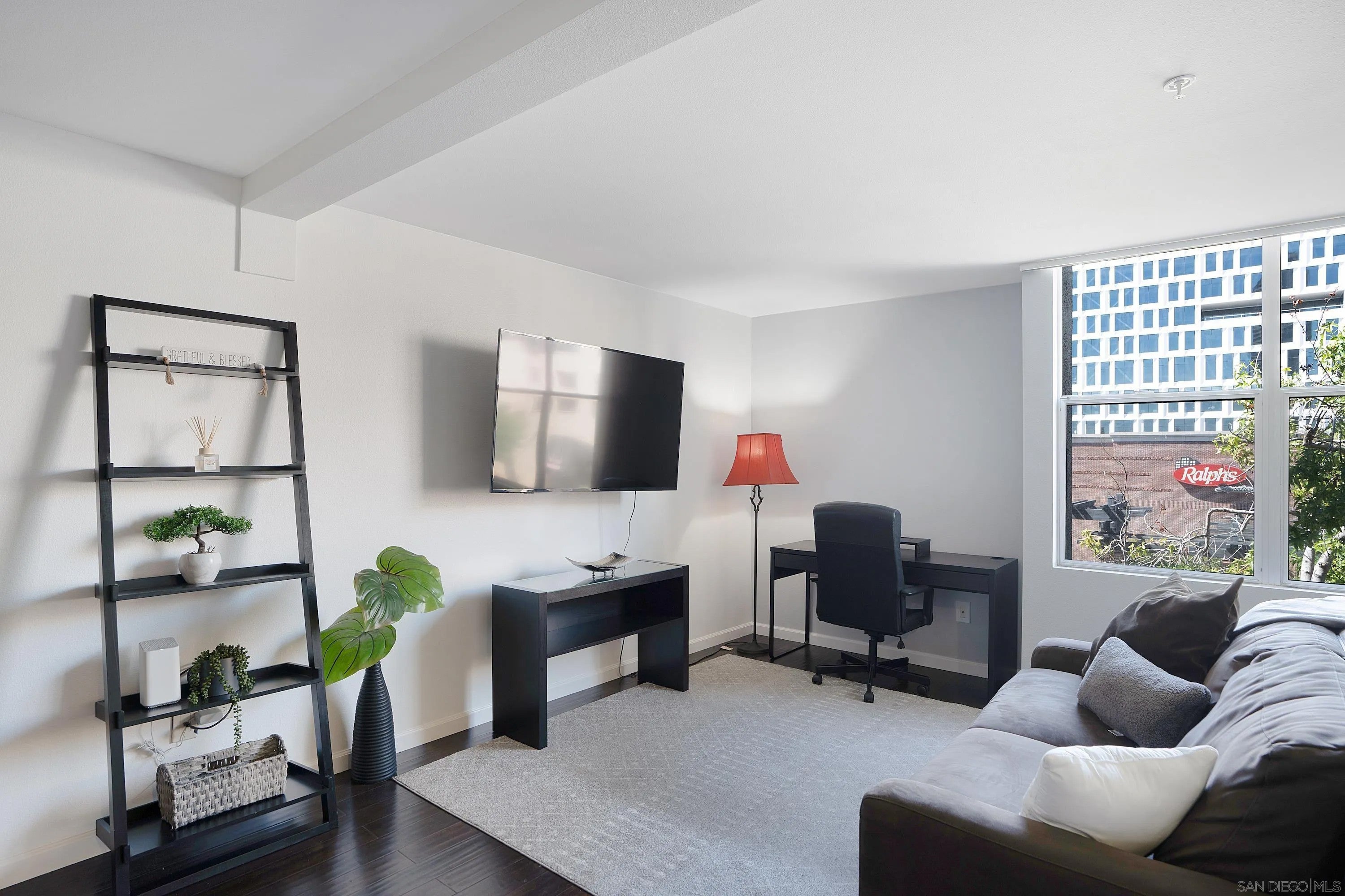 101 Market St. 307