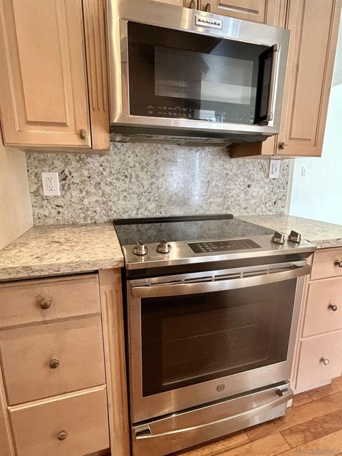 Tiny photo for 2410 Albatross St #9, San Diego, CA 92101 (MLS # 250040544)