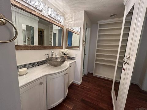 Tiny photo for 2410 Albatross St #9, San Diego, CA 92101 (MLS # 250040544)