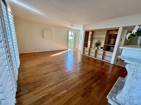 Tiny photo for 2410 Albatross St #9, San Diego, CA 92101 (MLS # 250040544)