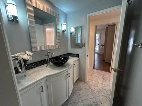 Tiny photo for 2410 Albatross St #9, San Diego, CA 92101 (MLS # 250040544)