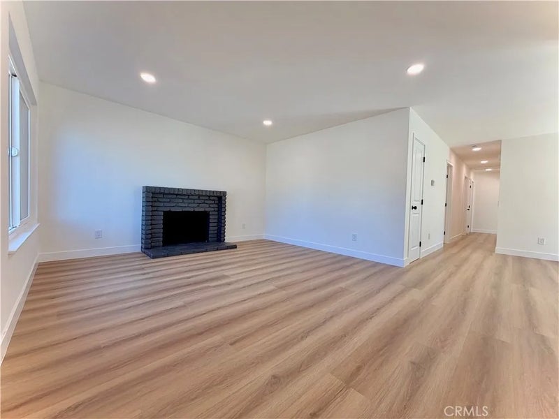 2009 S Plum Avenue