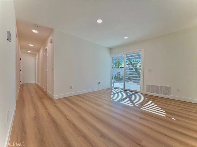 2009 S Plum Avenue