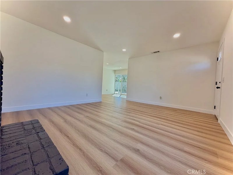2009 S Plum Avenue