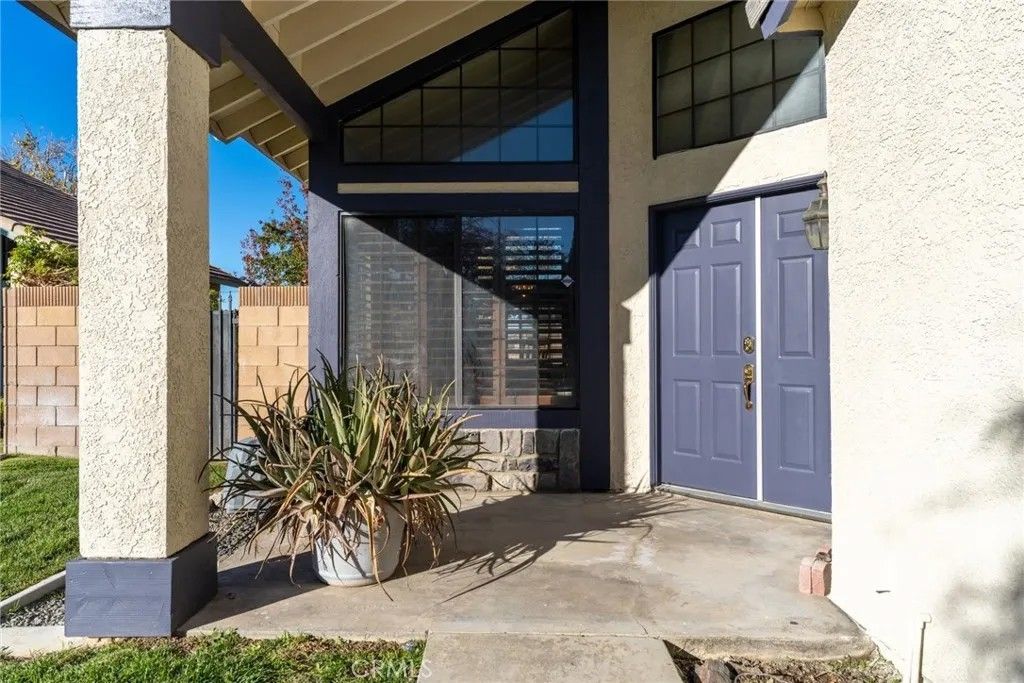 Photo of 2323 Golden Ln, Lancaster, CA 93536 (MLS # SR25269419)