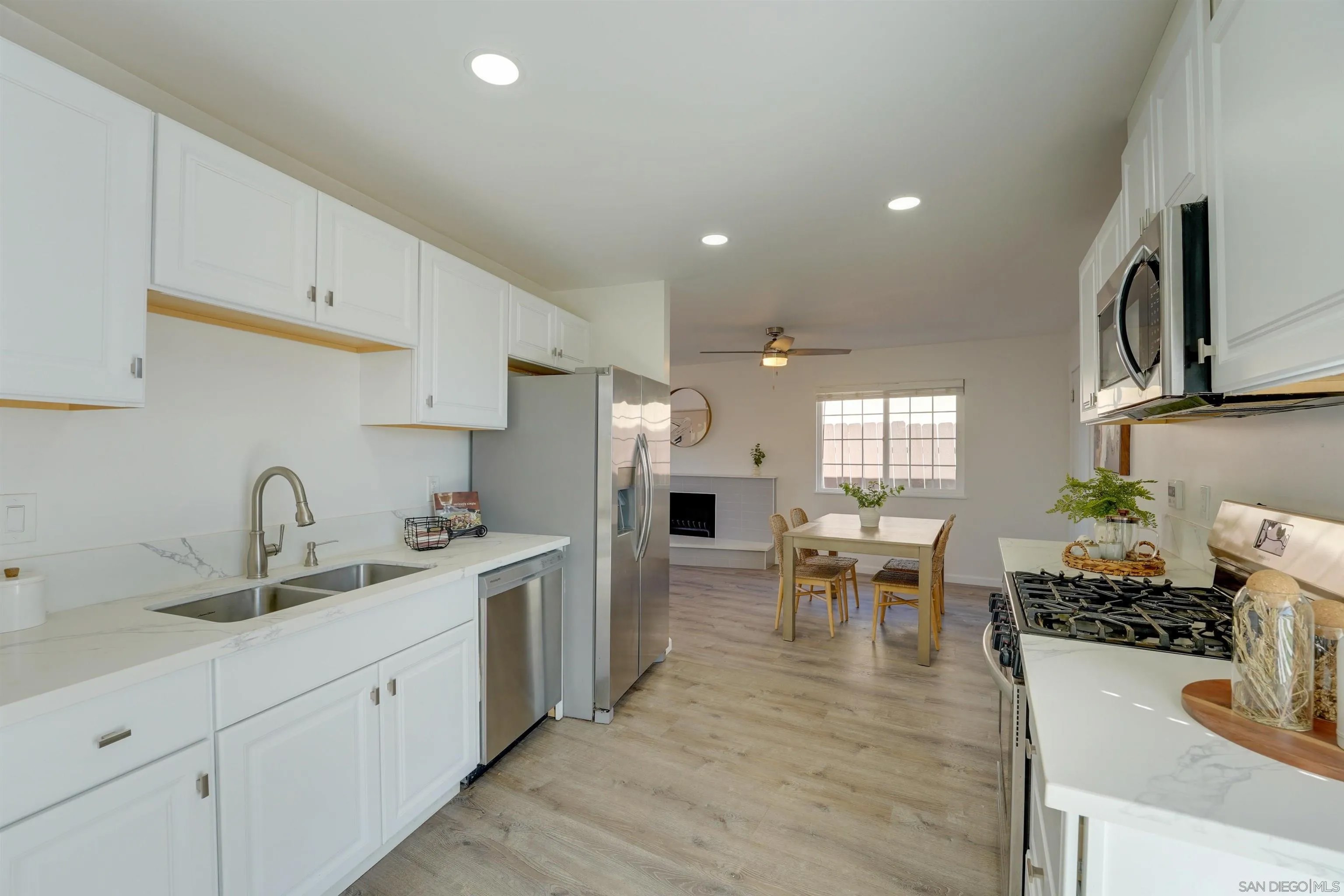 4816 Siesta Dr