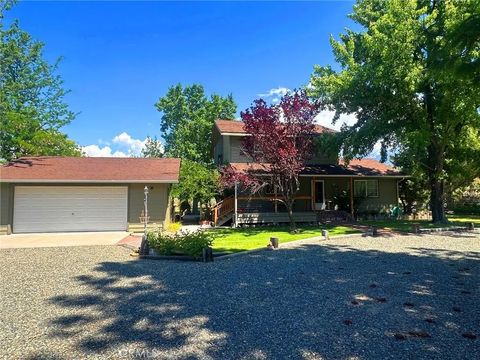 Photo of 16834 Lake Shore Drive, Weed, CA 96094 (MLS # SN25238875)