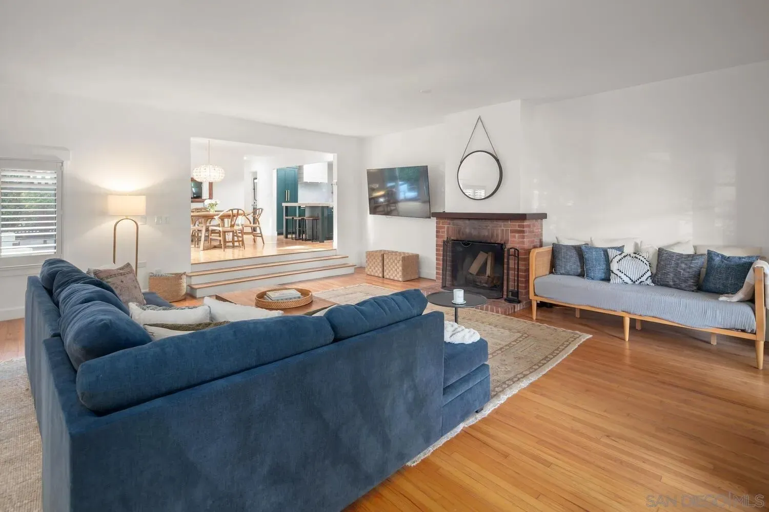 Coronado, California 92118, United States, 3 Bedrooms Bedrooms, ,2 BathroomsBathrooms,Residential,Active,241911