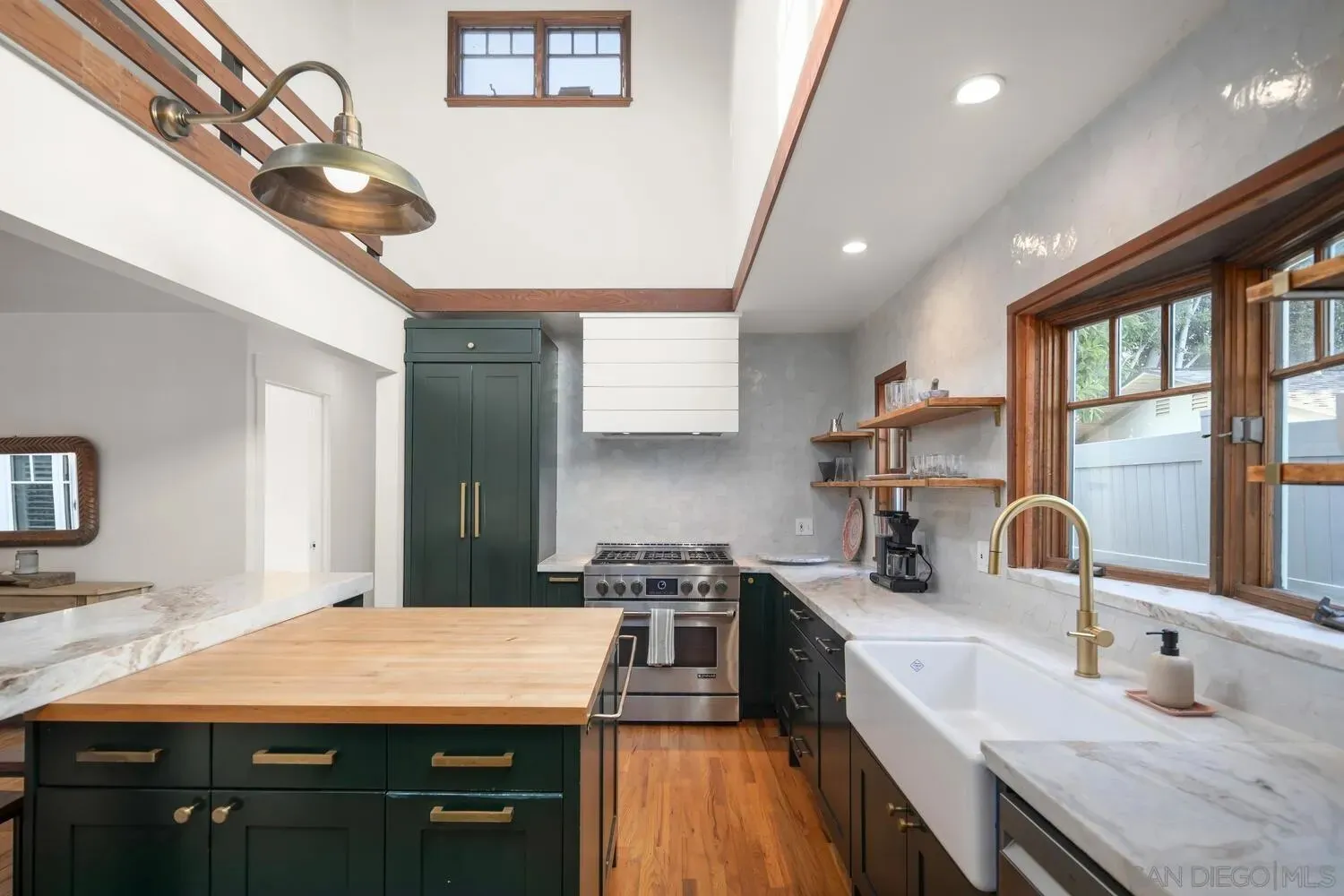 Coronado, California 92118, United States, 3 Bedrooms Bedrooms, ,2 BathroomsBathrooms,Residential,Active,241911