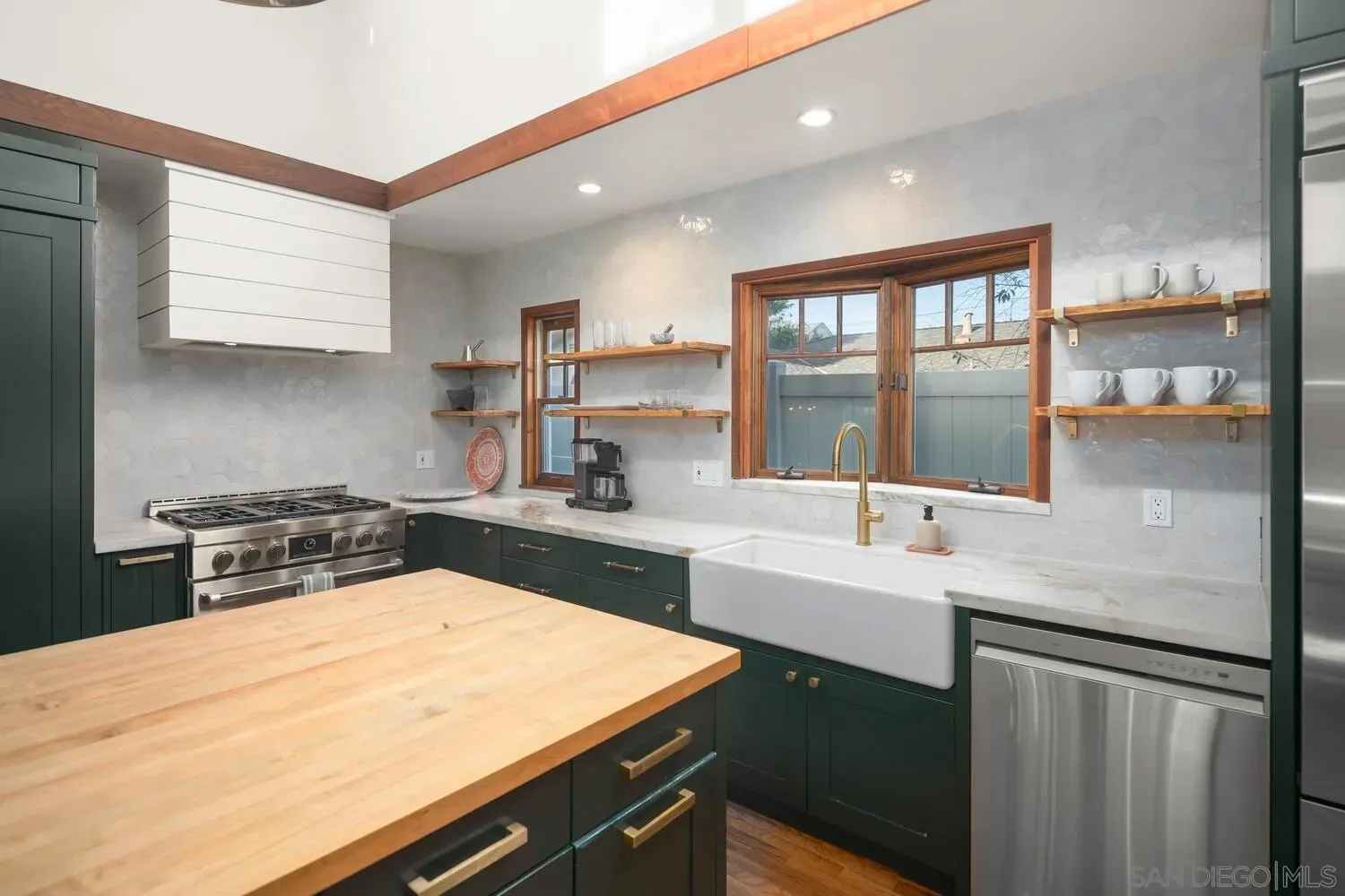 Coronado, California 92118, United States, 3 Bedrooms Bedrooms, ,2 BathroomsBathrooms,Residential,Active,241911