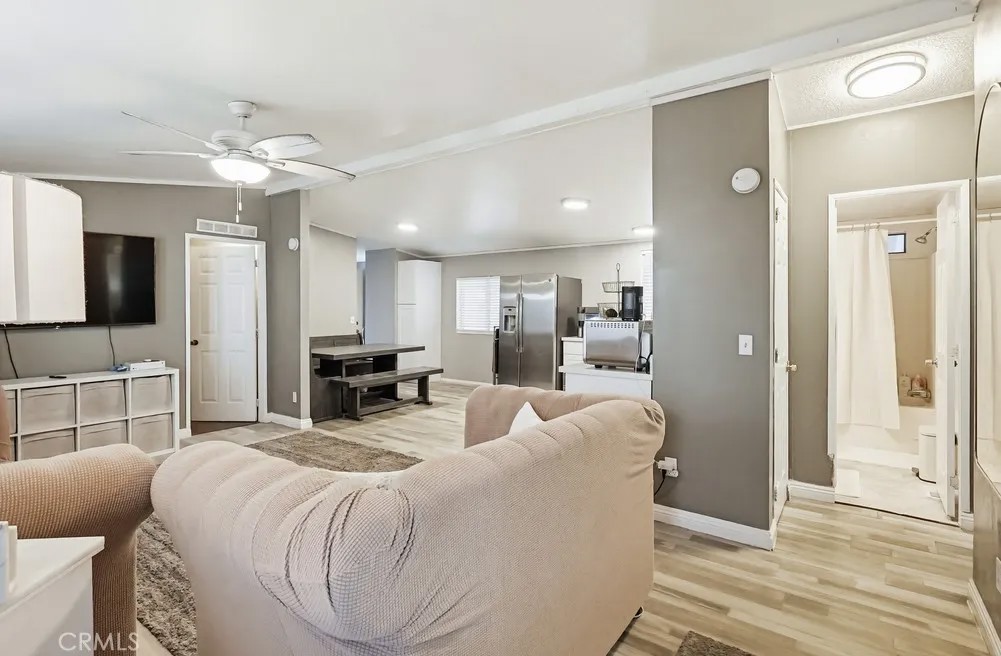 7101 Rosecrans East 84