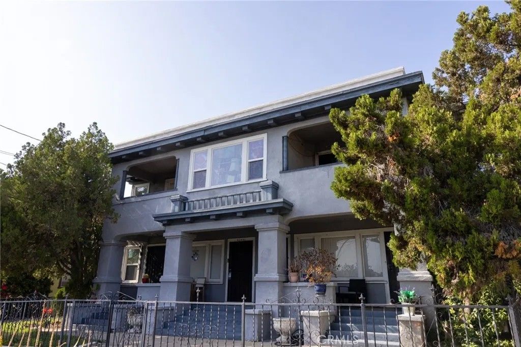 Photo of 4345 Burns Avenue, Los Angeles, CA 90029 (MLS # CV26095340)