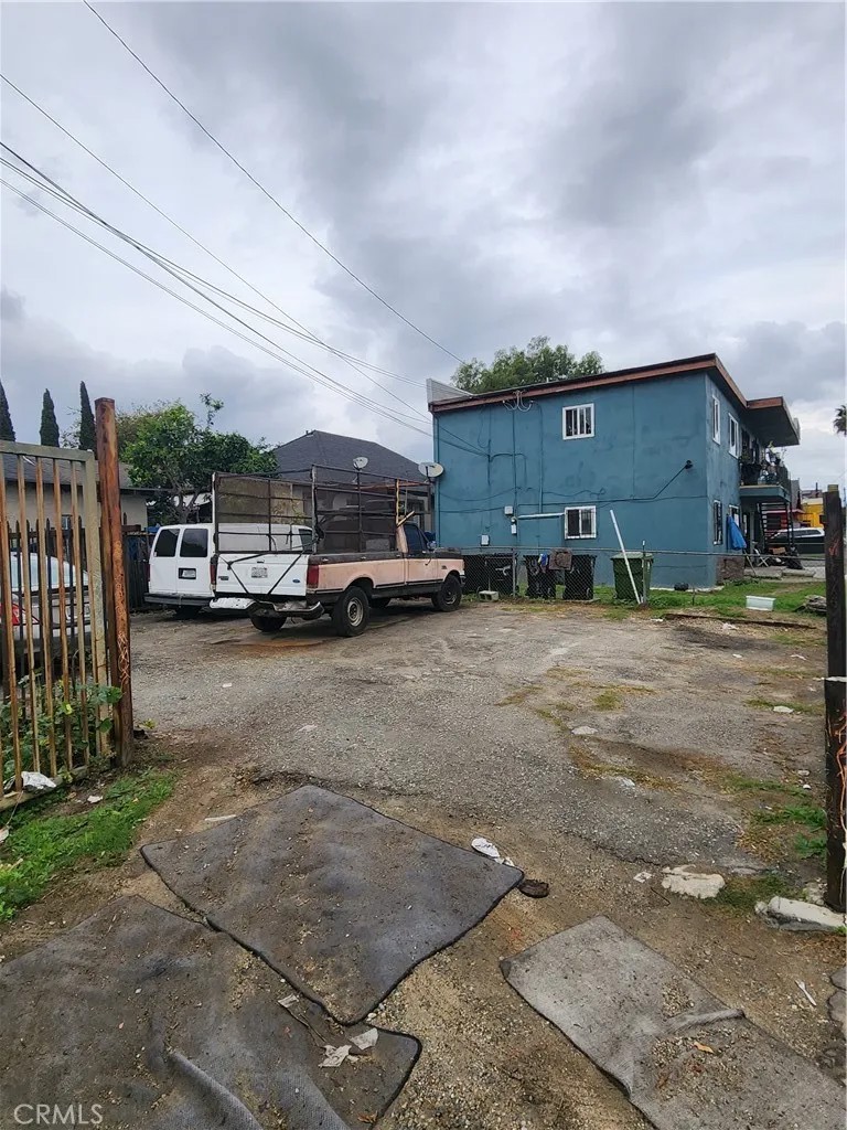 4301 Ascot