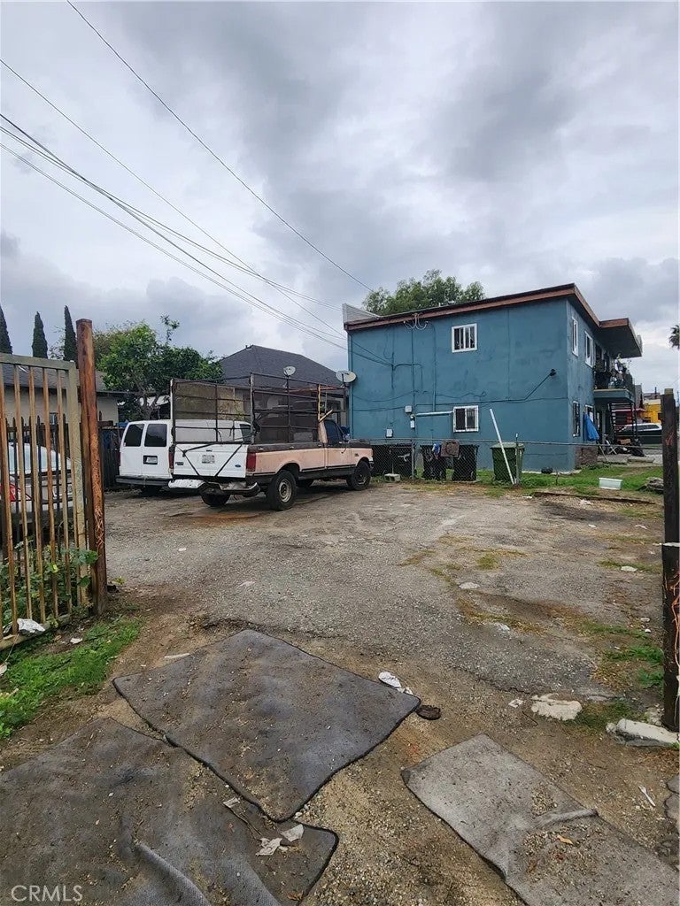 4301 Ascot