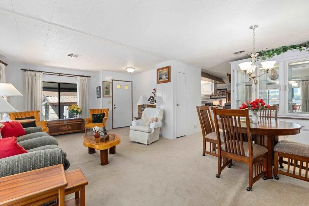3535 Linda Vista 265