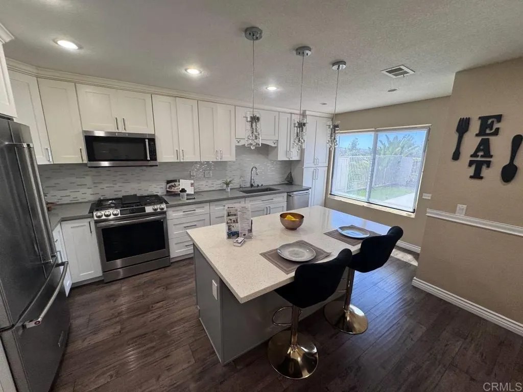 15832 Camino Crisalida