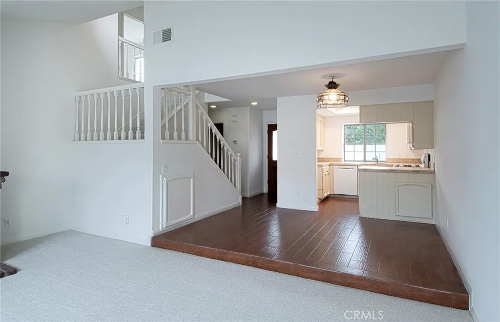 2652 Santa Ana E