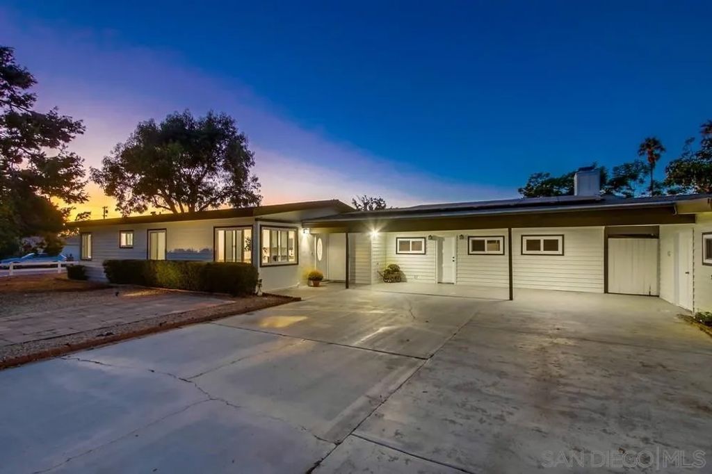 Photo of 3205 Mesa Verde Rd, San Diego, CA 91902 (MLS # 250040865)