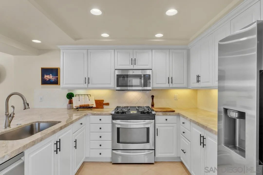 4 Gingertree Ln