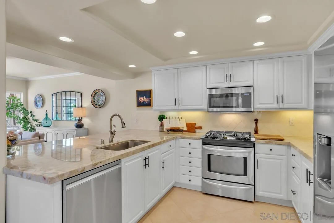 4 Gingertree Ln