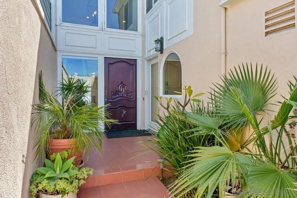 Photo of 4 Gingertree Ln, Coronado, CA 92118 (MLS # 260013293)