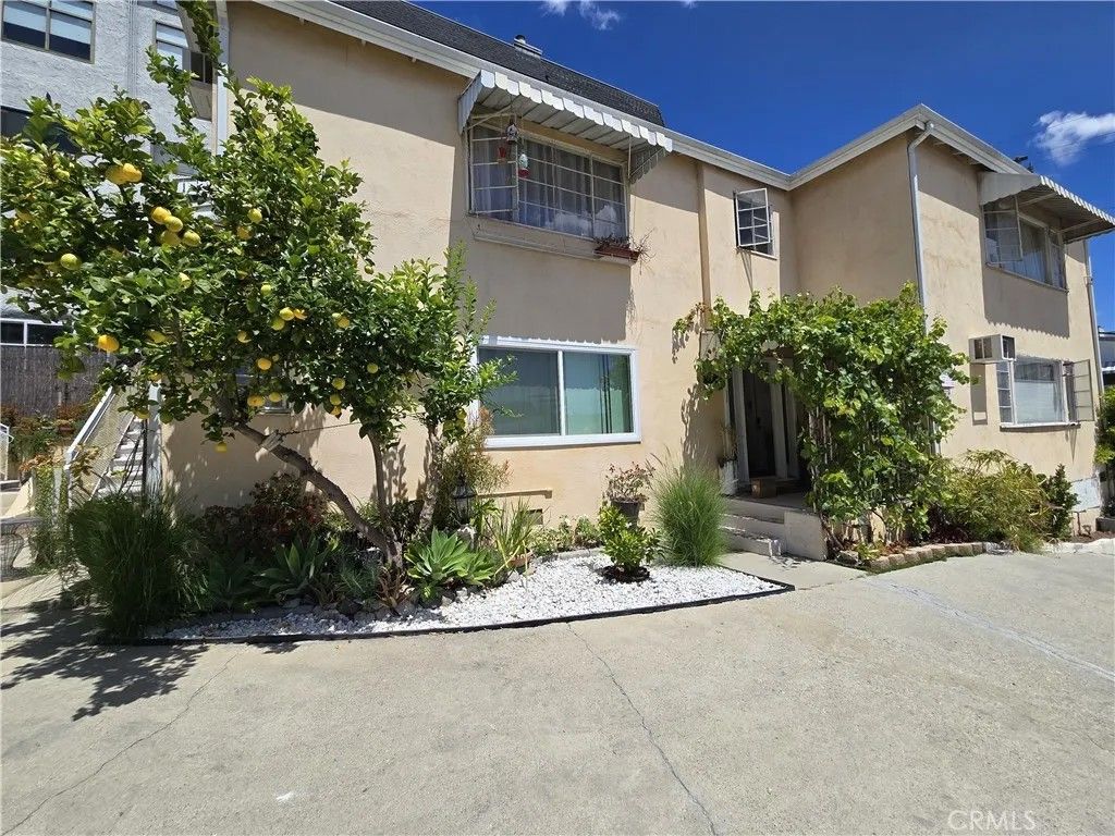 Photo of 1129 N Clark, West Hollywood, CA 90069 (MLS # SR26087759)