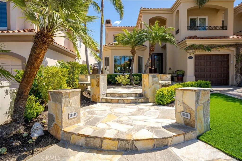 12 Santa Barbara Place
