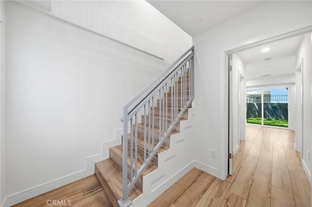 1233 W 39th