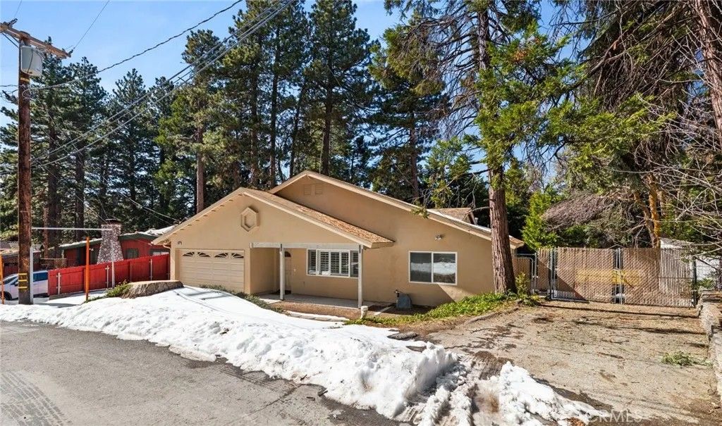 Photo of 31686 Luring Pines Circle, Running Springs, CA 92382 (MLS # IV26046330)