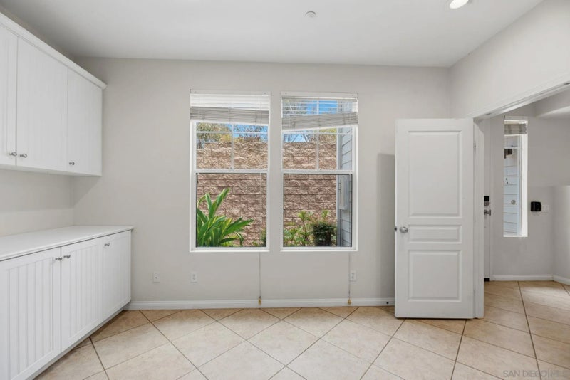 750 Harbor Cliff Way 105