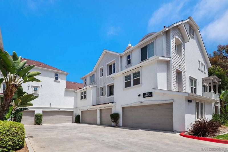 750 Harbor Cliff Way 105