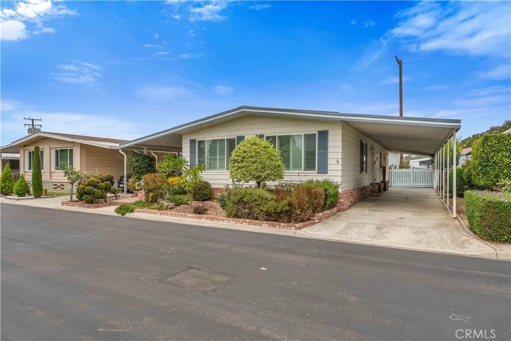 719 Glenlake