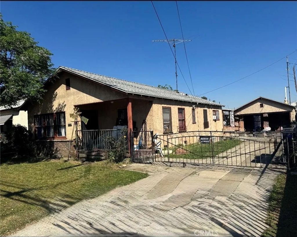 Photo of 956 S Reservoir St, Pomona, CA 91766 (MLS # CV26063007)