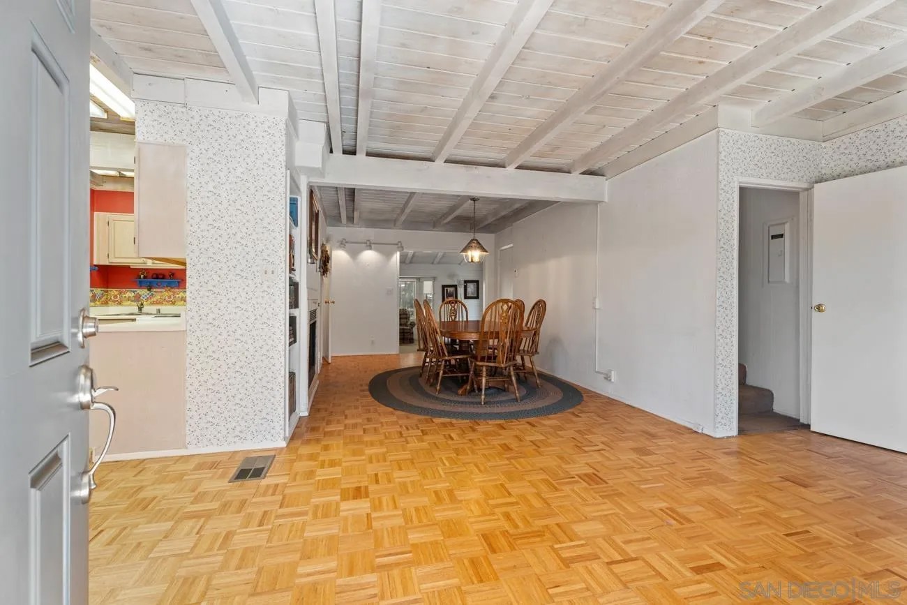 4728 Pine Ridge Ave.