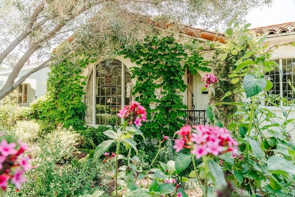 Photo of 4070 Garden Avenue, Los Angeles, CA 90039 (MLS # PW26077136)