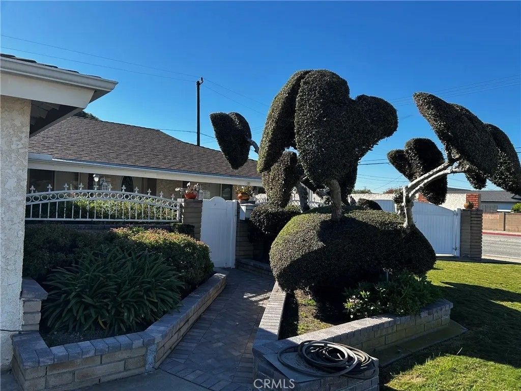 Photo of 6502 Clare Dr, Huntington Beach, CA 92647 (MLS # SW26008310)