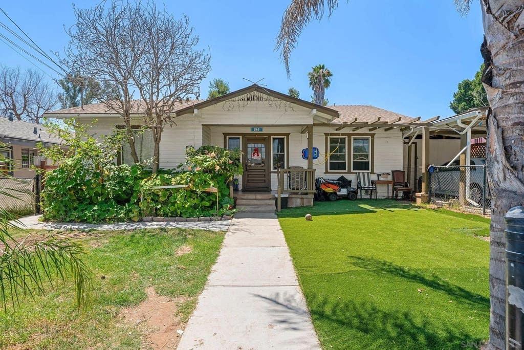 Photo of 845 W 3Rd AVE, Escondido, CA 92025 (MLS # 260017933)