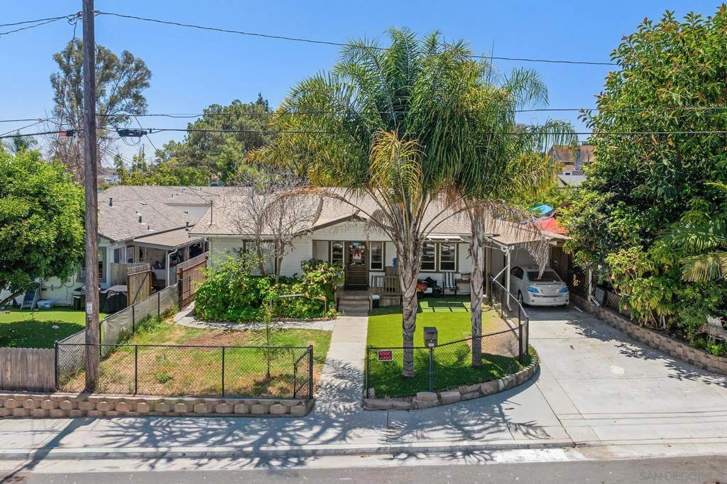 Photo of 845 W 3Rd AVE, Escondido, CA 92025 (MLS # 260017933)