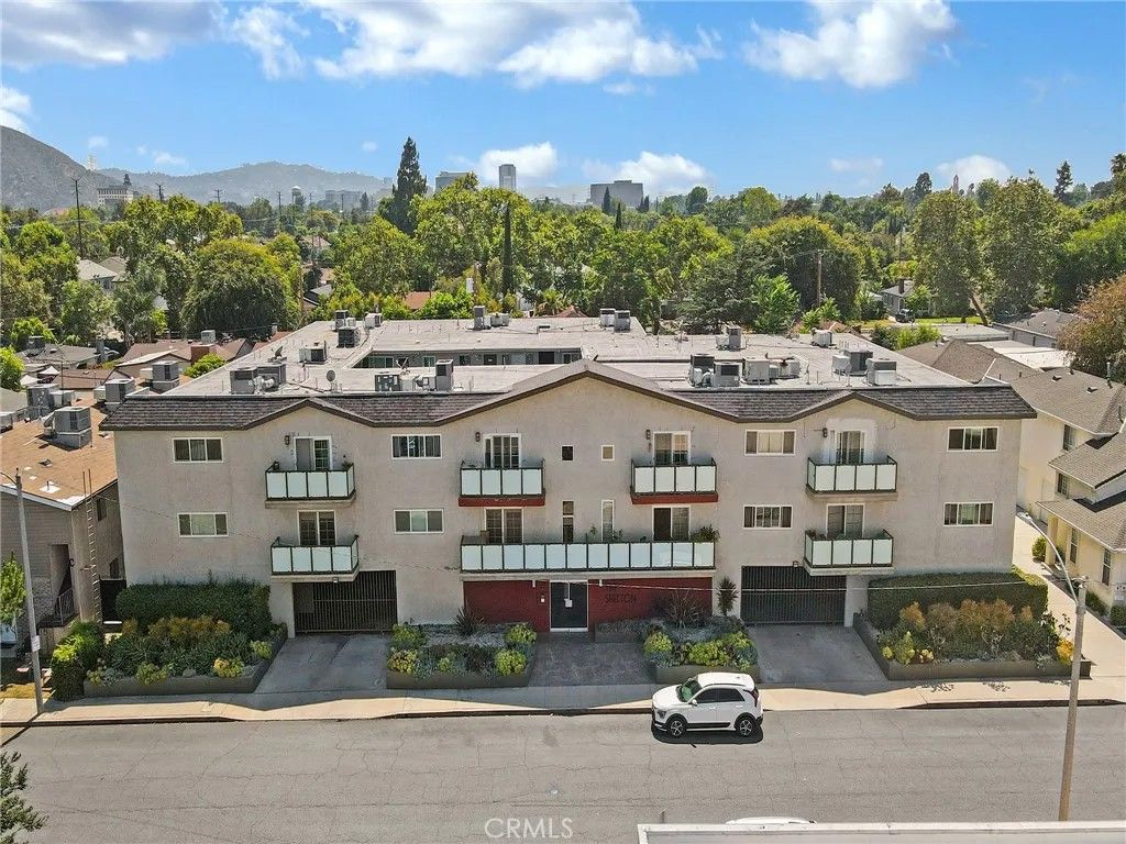 Photo of 525 S Shelton Street #205, Burbank, CA 91506 (MLS # SR26005689)