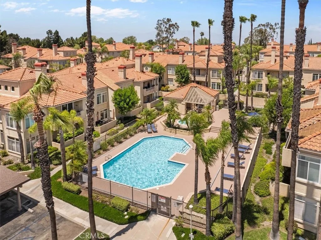 3100 Altura Court A204