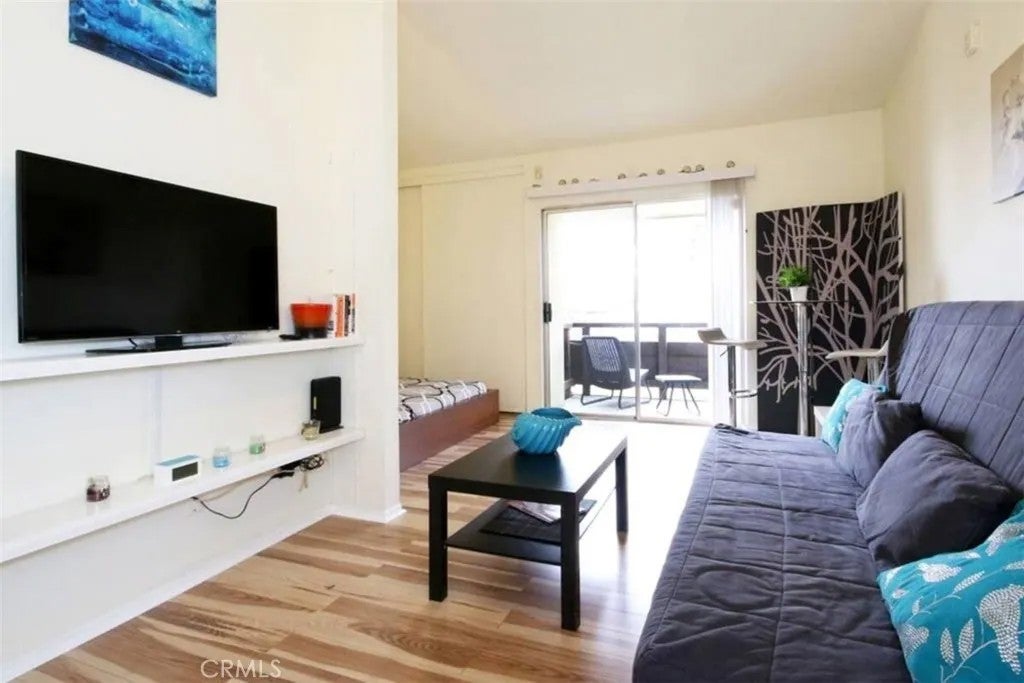 1621 Hotel Circle South E320