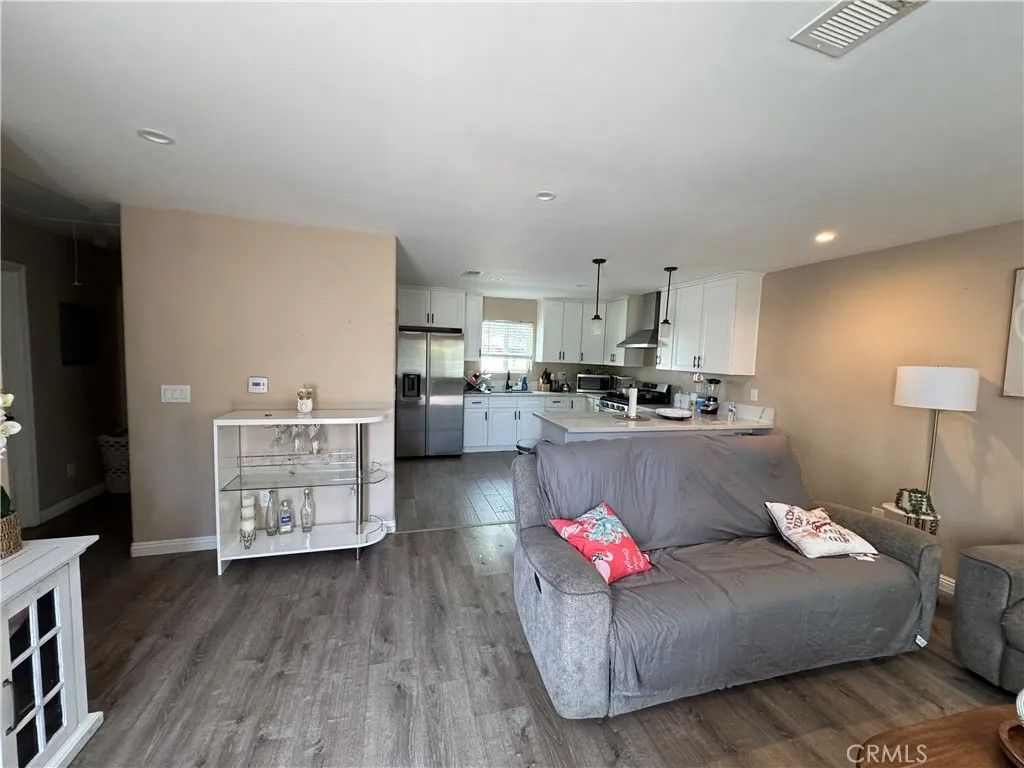 Photo of 15057 Paddock St, Sylmar, CA 91342 (MLS # SR26040796)