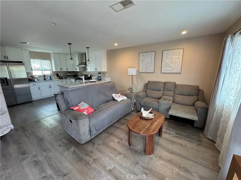 Photo of 15057 Paddock St, Sylmar, CA 91342 (MLS # SR26040796)