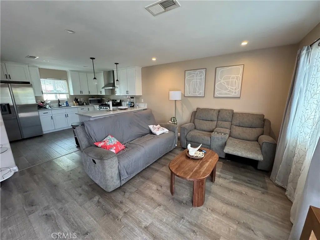 Photo of 15057 Paddock St, Sylmar, CA 91342 (MLS # SR26040796)