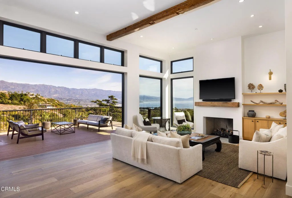 1103 Harbor Hills Drive