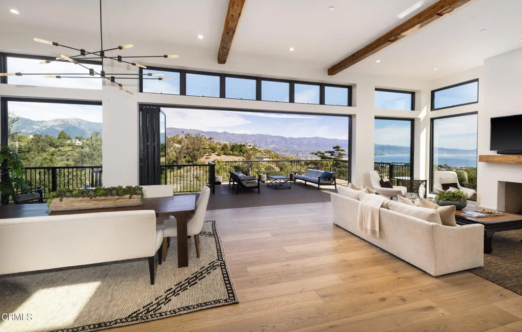 1103 Harbor Hills Drive