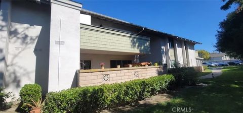 Photo of 8633 Portola Court #18G, Huntington Beach, CA 92646 (MLS # OC25247552) Photo of 8633 Portola Court #18G, Huntington Beach, CA 92646 (MLS # OC25247552)