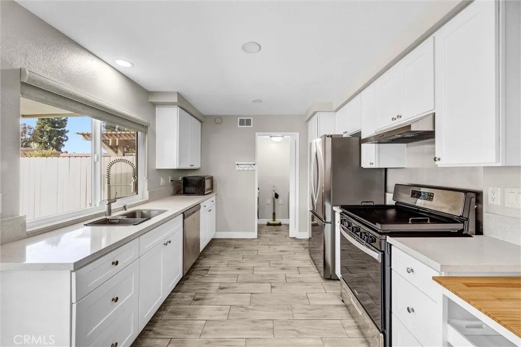 Photo of 12827 Newhope ST, Garden Grove, CA 92840 (MLS # PW26207448)